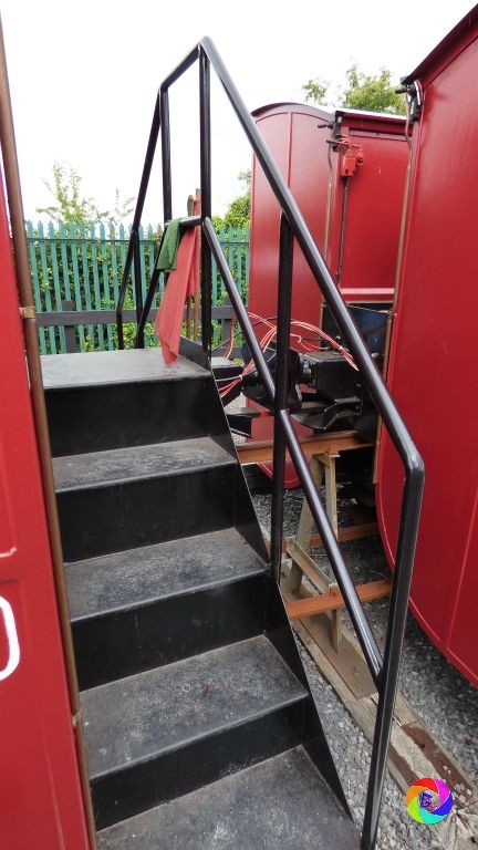 Steps on coaches to allow passengers to cross to alternative accommodation at stations